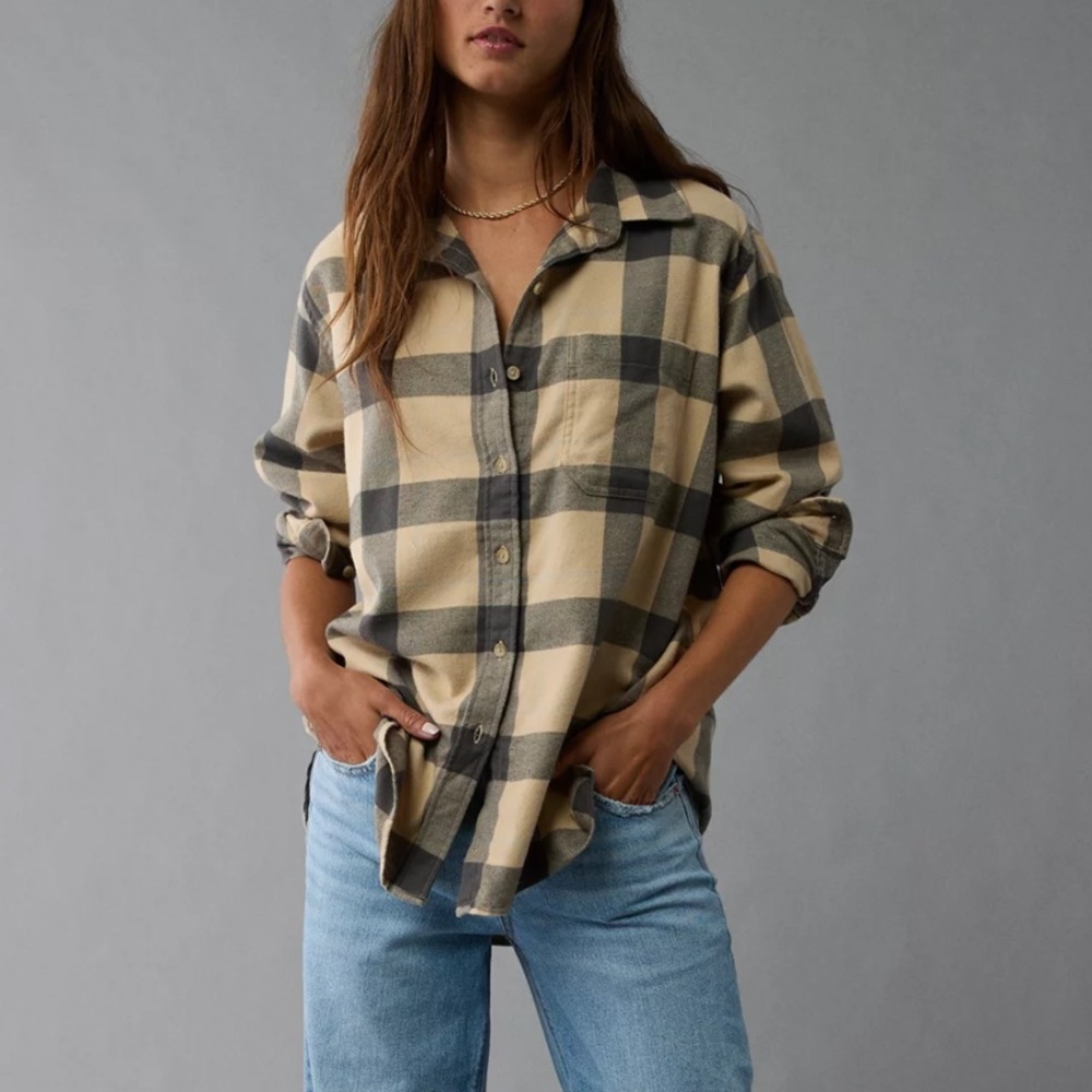 AE oversized plaid button-up shirt 💕
